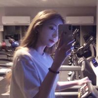 坐着背影意境图片头像女生头像(9)
