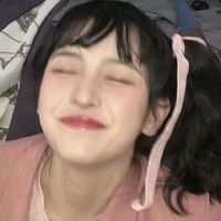 粉色大衣女生头像(18)