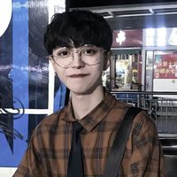 男生高冷帅气清新头像背影头像黑白图片(9)