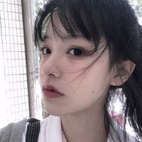 看手机女生头像图片
