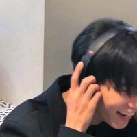 大哭男生头像(6)