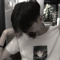男生含花头像(14)