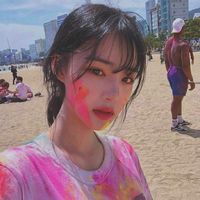 暖系阳光女生头像