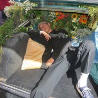 黑色男生背景头像图片大全图片(19)
