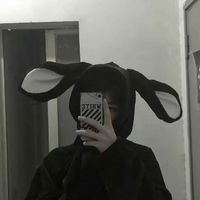 男生半身照不露脸头像(19)