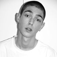 穿t桖的男生头像(20)