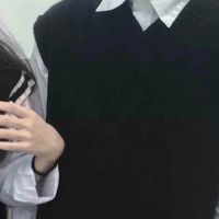 情侣头像 男的低头看(7)