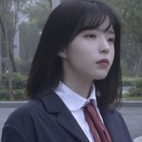 拿水果的女生高清头像(6)
