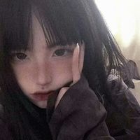 女生戴头饰头像