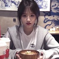 意境唯美成熟头像女生背影图片(7)