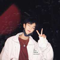 带自己姓氏的 男生头像图片(5)