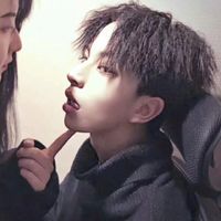 情侣头像背影一人一张抱狗(4)
