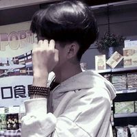 男生和狗的头像黑白