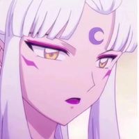 蓝天白云下微笑唯美女生头像