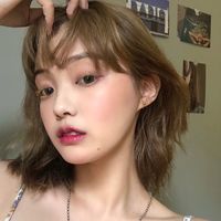 qq头像女生冷漠全身(8)