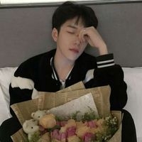 二次元红蓝男生头像(7)