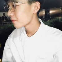带眼镜的男生生活头像图片素材(6)