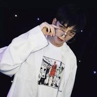 微信头像男全身头像图片(19)