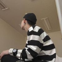 男生抱书侧面头像(17)