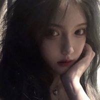 女生头像半边脸戴眼镜(18)