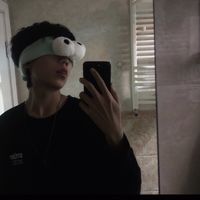个性网红色衣服头像男生(18)