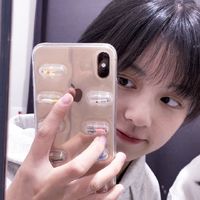 拿玫瑰遮脸女生头像(14)