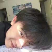 小男生帅气光头头像图片(4)