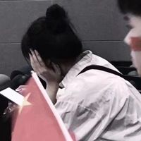 情侣头像一男一女系鞋带(17)