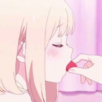 qq半脸女生头像(9)