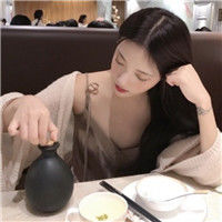哭泣脸头像女生头像图片唯美图片(8)