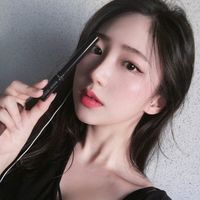 女生黑白理头发头像(6)