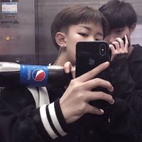 意境图片的微信头像男生背影图片(14)