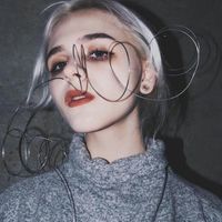 欧美微笑霸气头像女生头像(8)