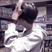 男生流泪颓废头像男生图片(2)