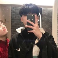 微信情侣头像一左一右背景图片(16)