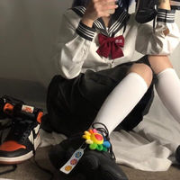 qq头像女生拿着布朗熊(19)