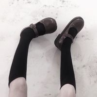 女生拿一束花头像(5)