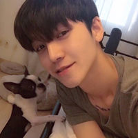 靠窗的男生头像(16)