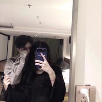 穿中式婚纱的情侣头像