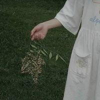 棕色大衣头像女生(6)