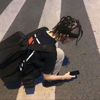 qq男生用女生相片当头像背景(11)