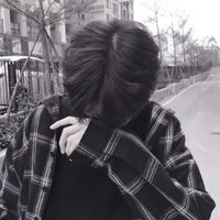 qq头像男生真人背影头像(4)