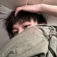 穿西服男生的背影图片头像(19)