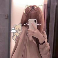 低头抱猫女生头像(6)