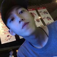 彩铅男生真人头像