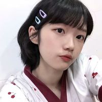 qq头像女生拽的吃烟(8)