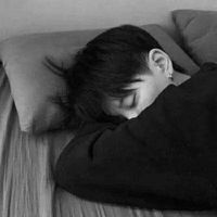 黑白意境图片头像男生背影(19)
