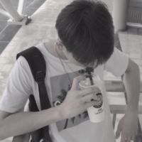 简单动画头像男生背影图片(15)