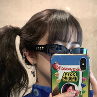 女生低头全身侧面微信头像(18)
