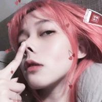 微笑女生头像用书挡住(3)